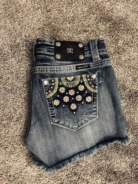 Miss Me Dark Wash Denim Shorts with Embroidered Floral Pocket Size 28
